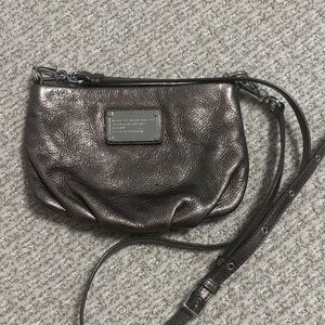 Marc by Marc Jacobs Classic Q Percy Crossbody Purse/Bag Metallic Grey Leather